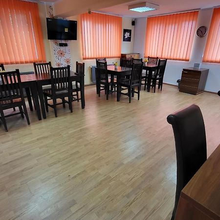Boutique Global Aparthotel Brasov Ngoại thất bức ảnh