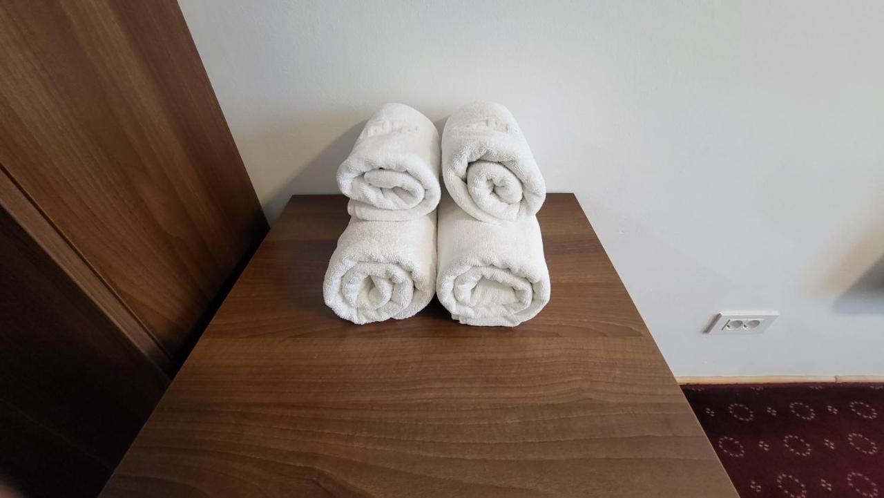 Boutique Global Aparthotel Brasov Ngoại thất bức ảnh