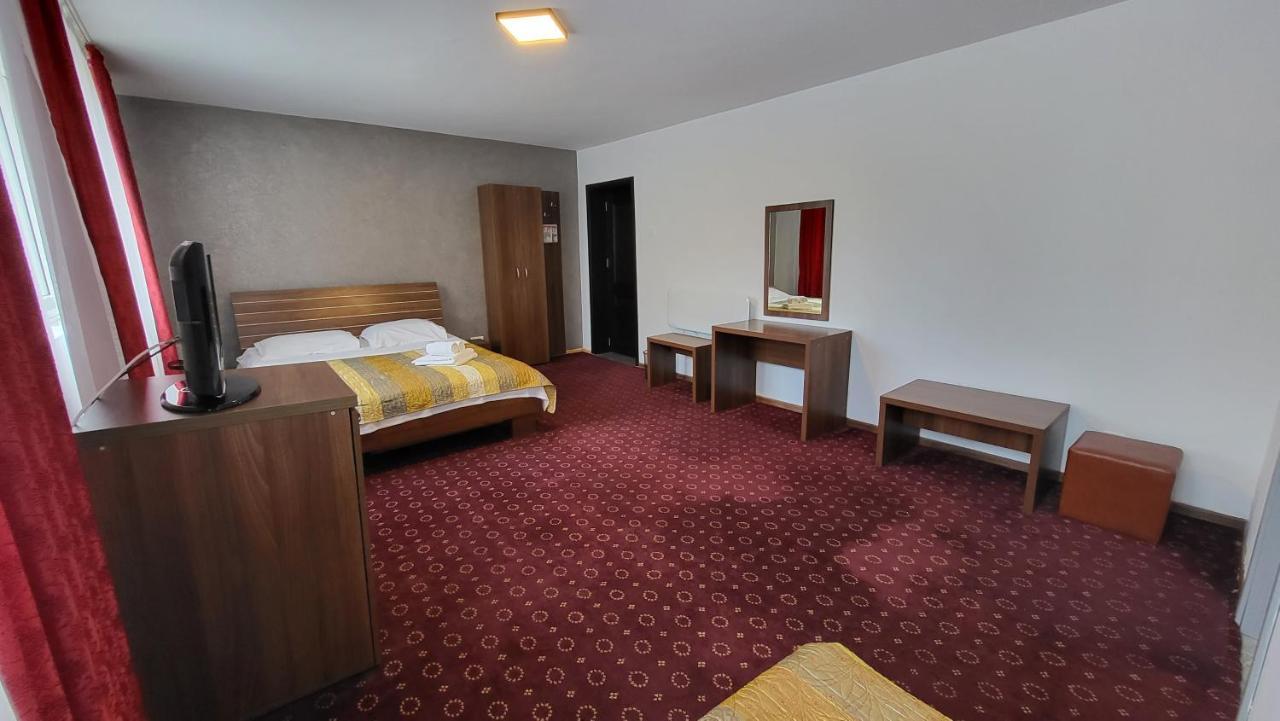 Boutique Global Aparthotel Brasov Ngoại thất bức ảnh
