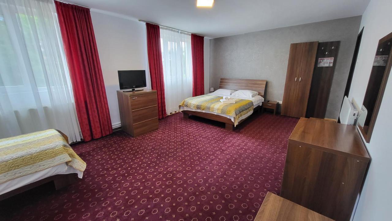 Boutique Global Aparthotel Brasov Ngoại thất bức ảnh