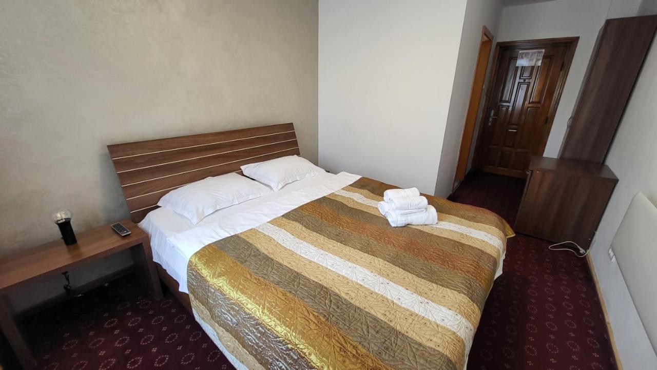 Boutique Global Aparthotel Brasov Ngoại thất bức ảnh