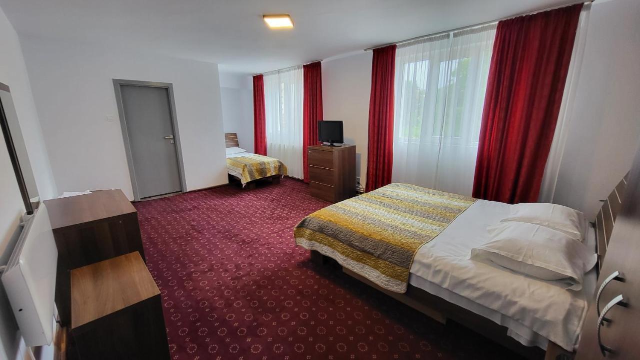 Boutique Global Aparthotel Brasov Ngoại thất bức ảnh