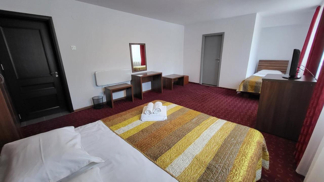 Boutique Global Aparthotel Brasov Ngoại thất bức ảnh