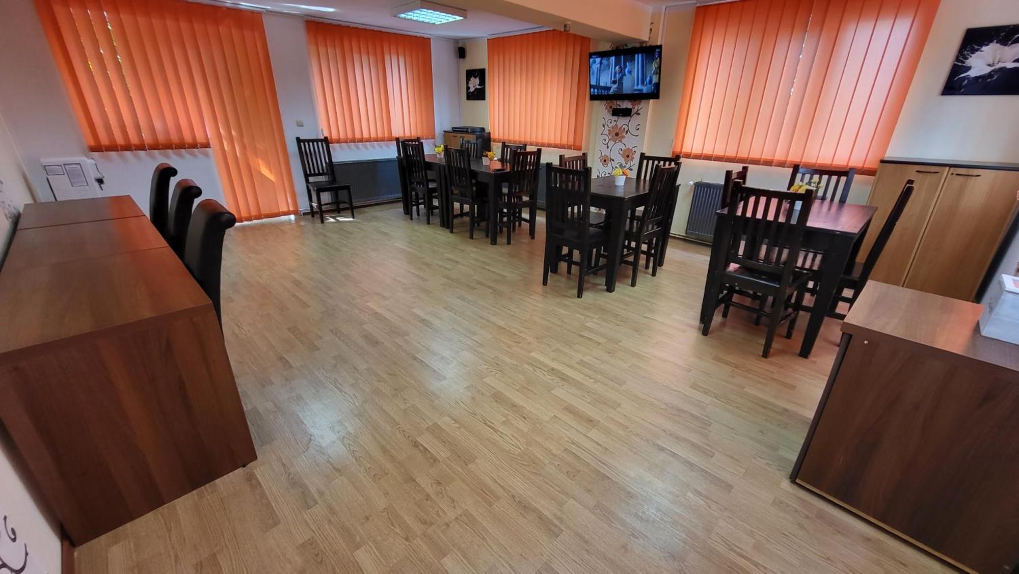 Boutique Global Aparthotel Brasov Ngoại thất bức ảnh