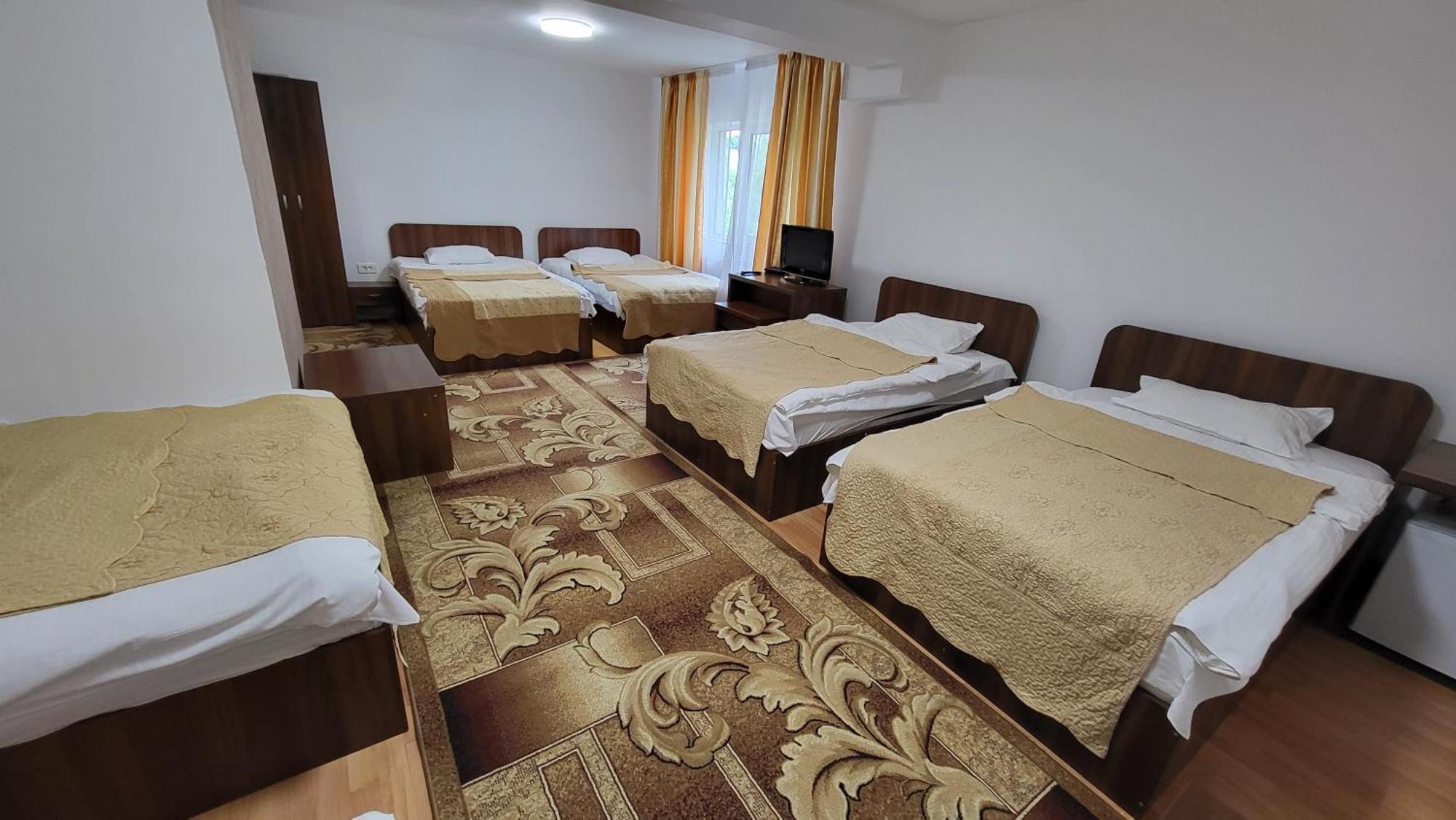 Boutique Global Aparthotel Brasov Ngoại thất bức ảnh
