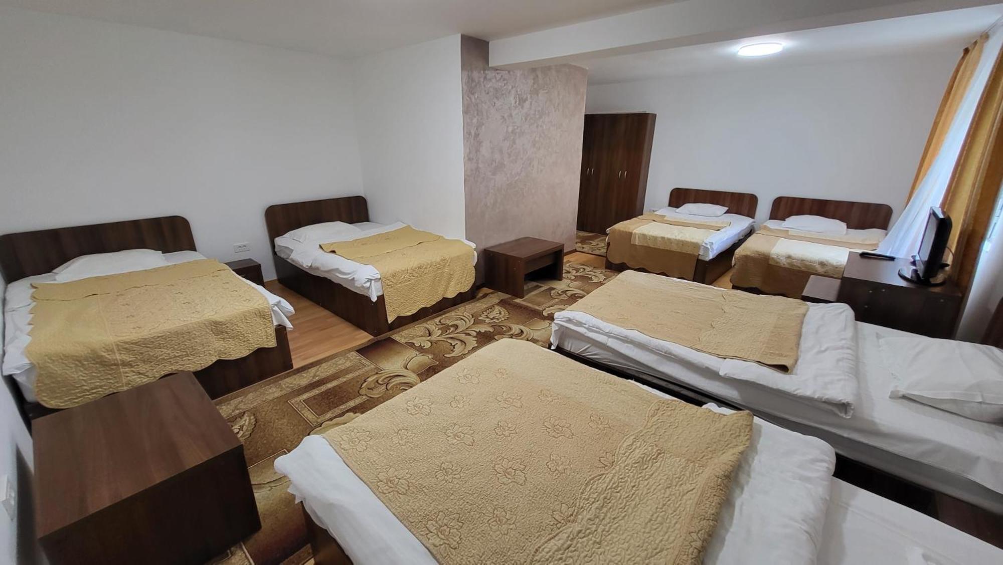 Boutique Global Aparthotel Brasov Ngoại thất bức ảnh