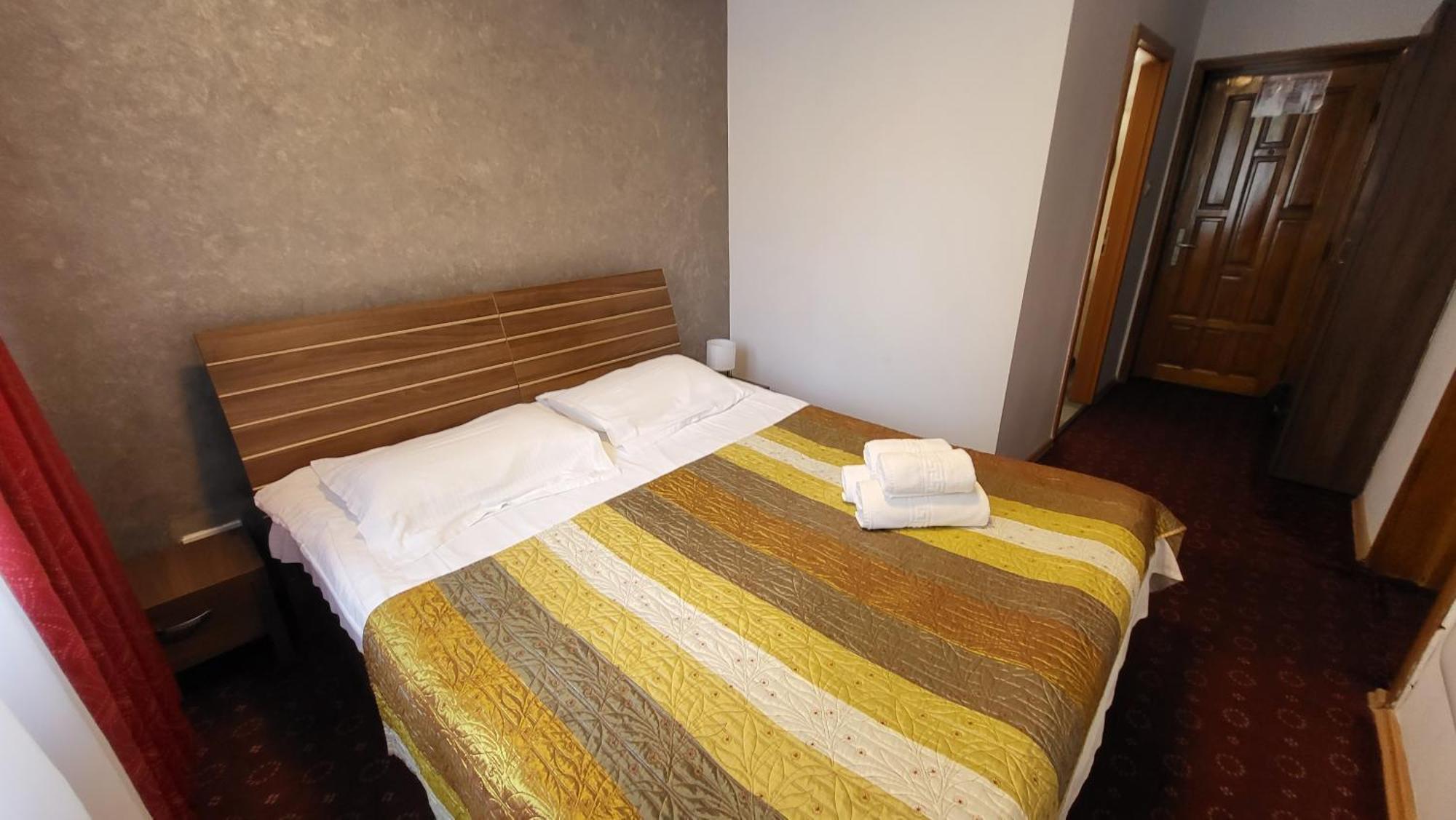 Boutique Global Aparthotel Brasov Ngoại thất bức ảnh