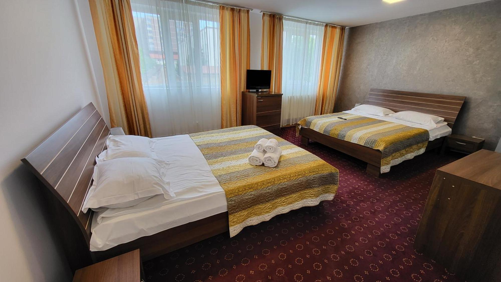 Boutique Global Aparthotel Brasov Ngoại thất bức ảnh